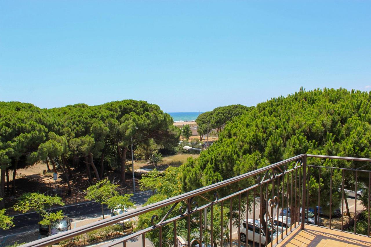 Hotel Rodsan Suizo Castelldefels Luaran gambar