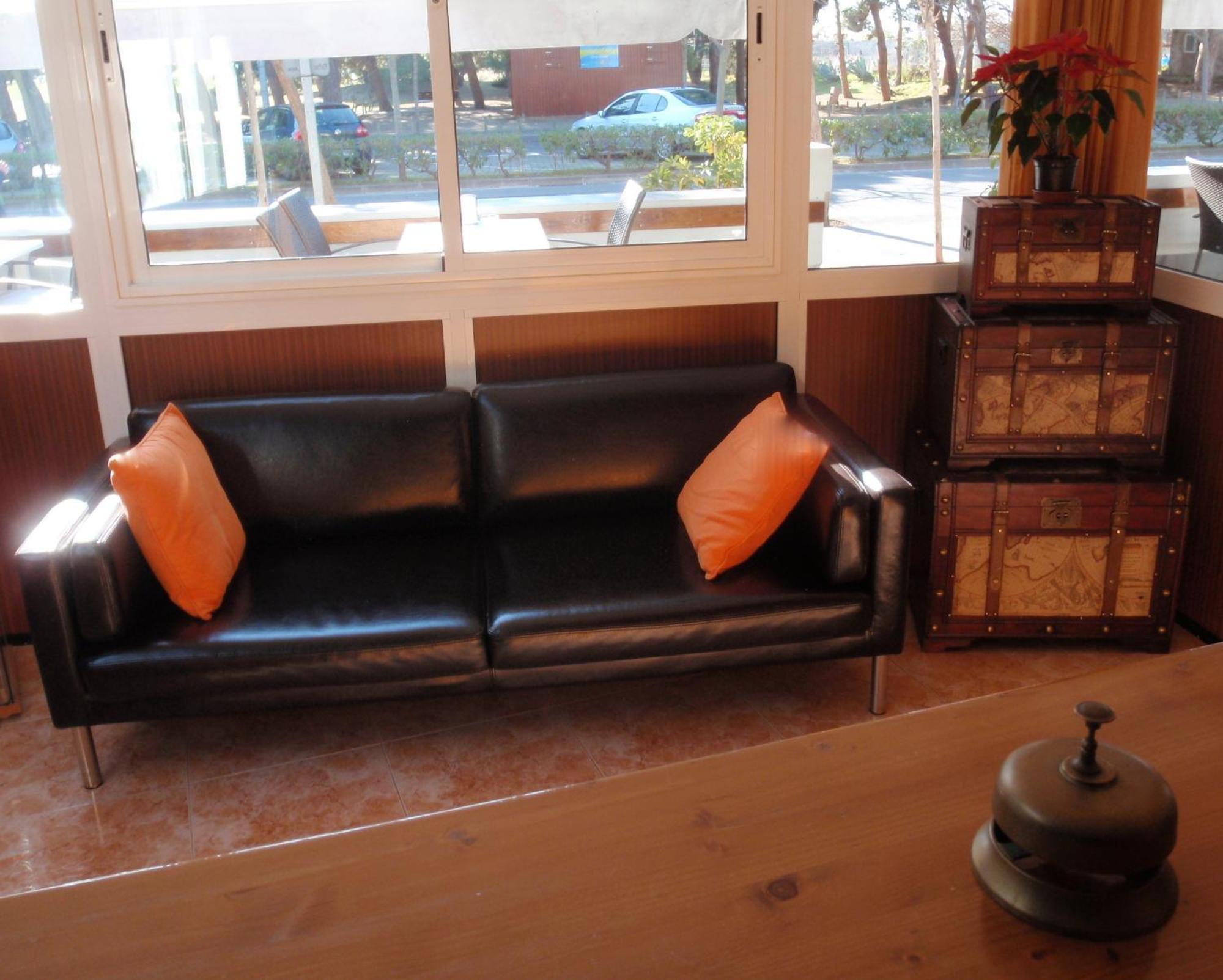 Hotel Rodsan Suizo Castelldefels Luaran gambar