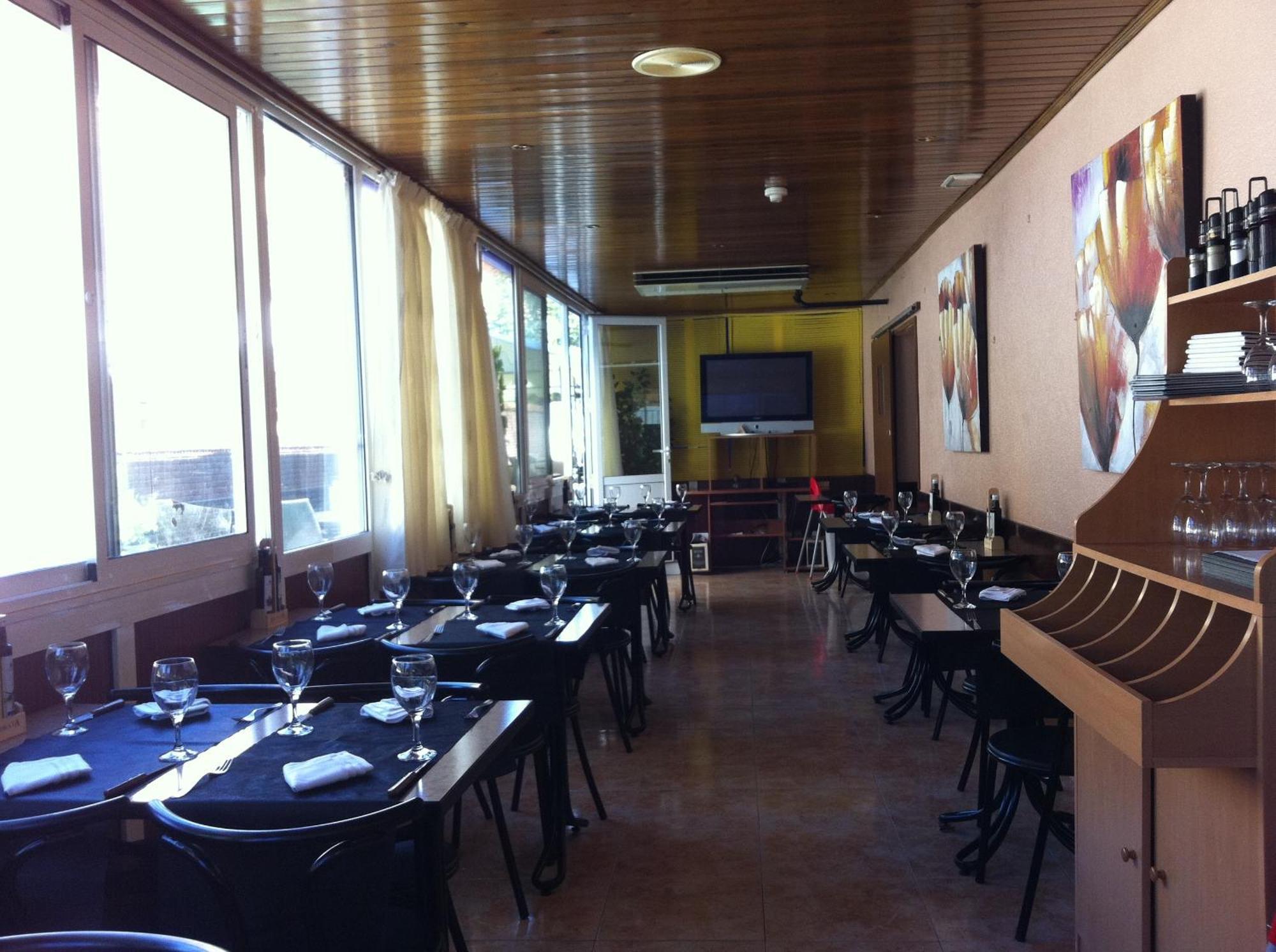 Hotel Rodsan Suizo Castelldefels Luaran gambar