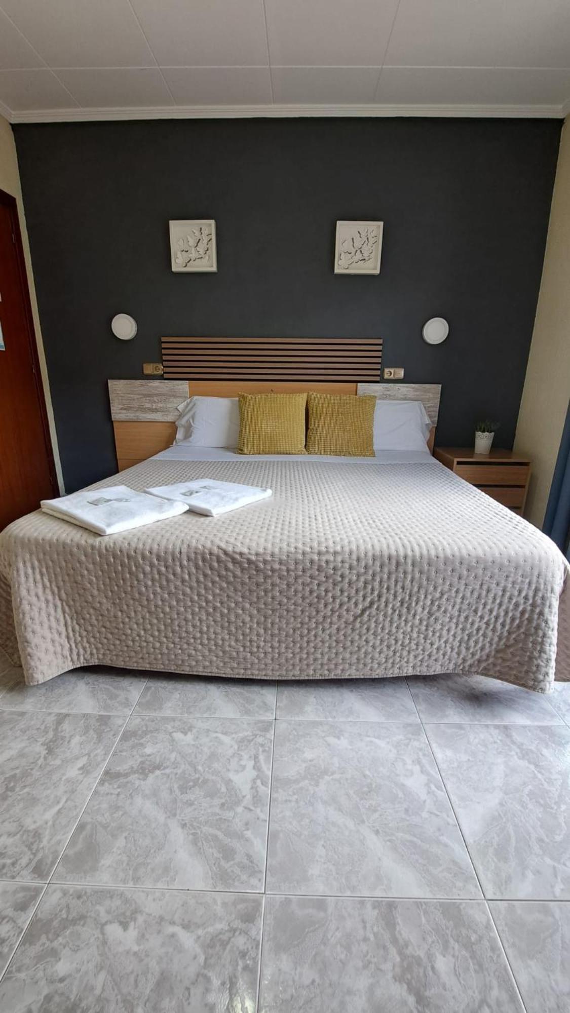 Hotel Rodsan Suizo Castelldefels Luaran gambar