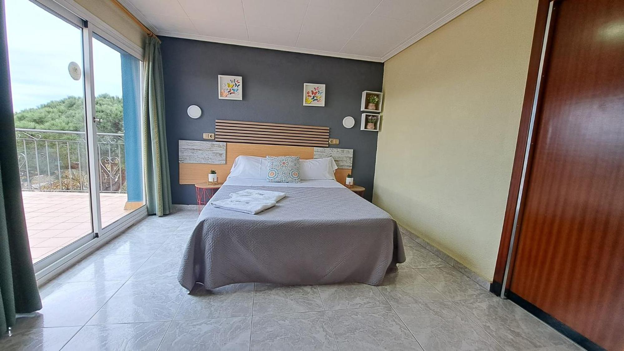 Hotel Rodsan Suizo Castelldefels Luaran gambar
