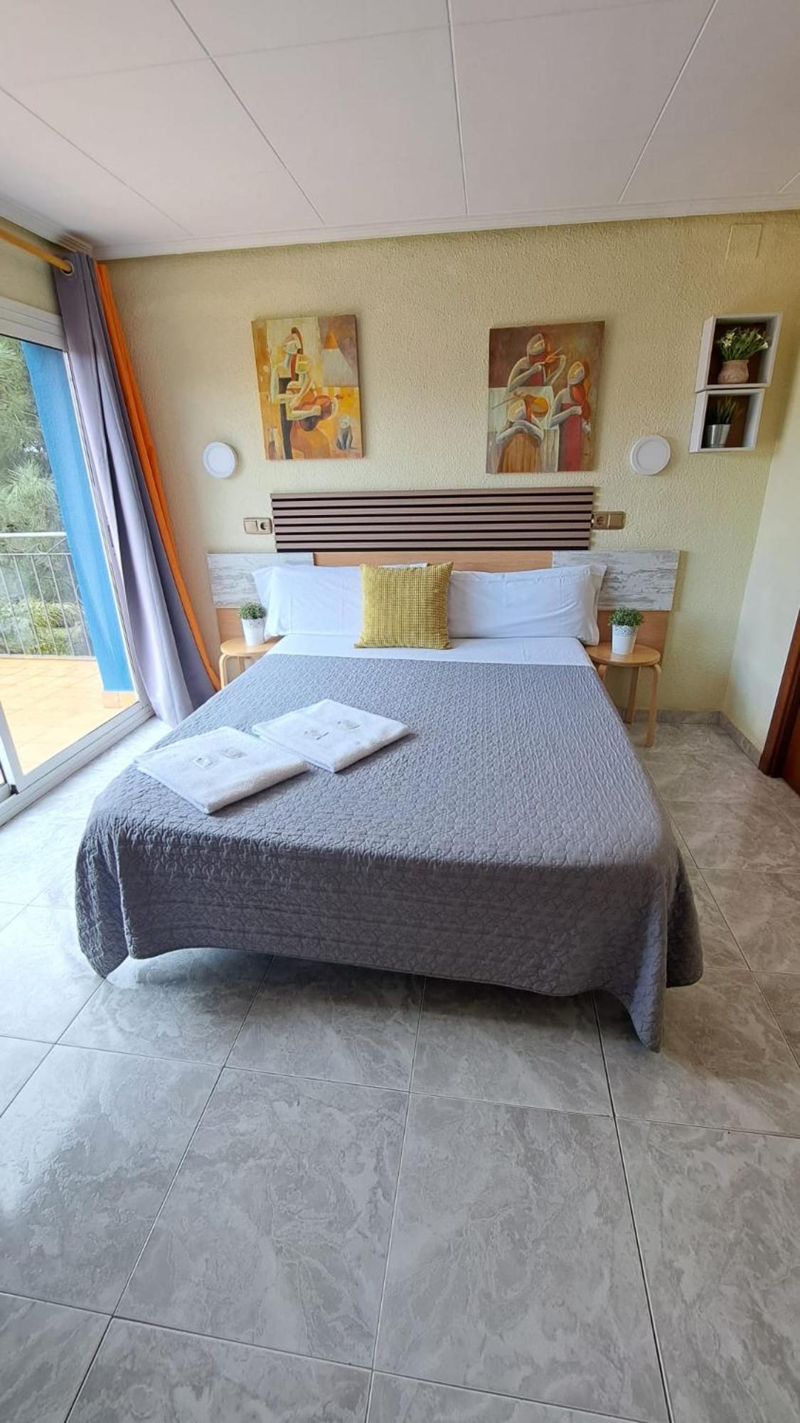 Hotel Rodsan Suizo Castelldefels Luaran gambar