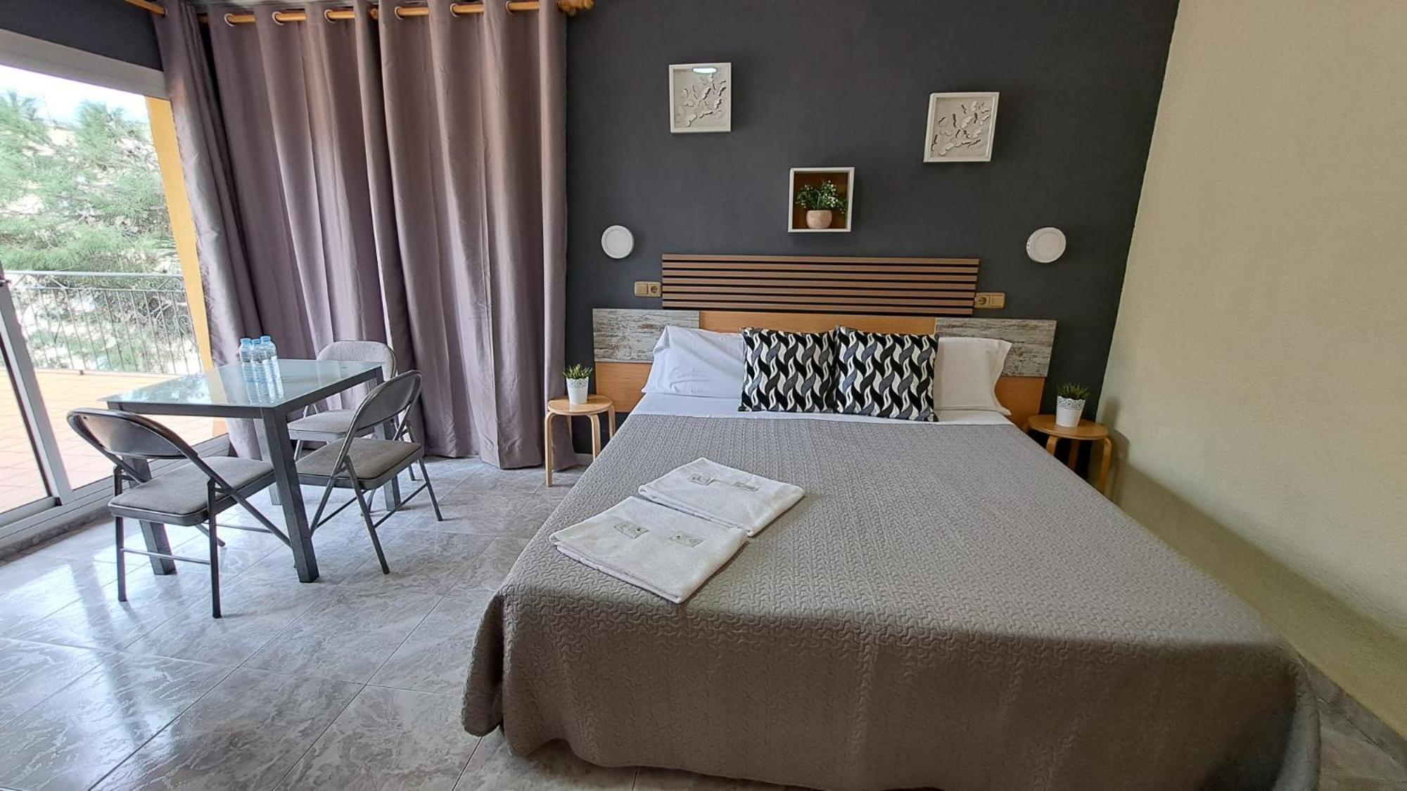 Hotel Rodsan Suizo Castelldefels Luaran gambar